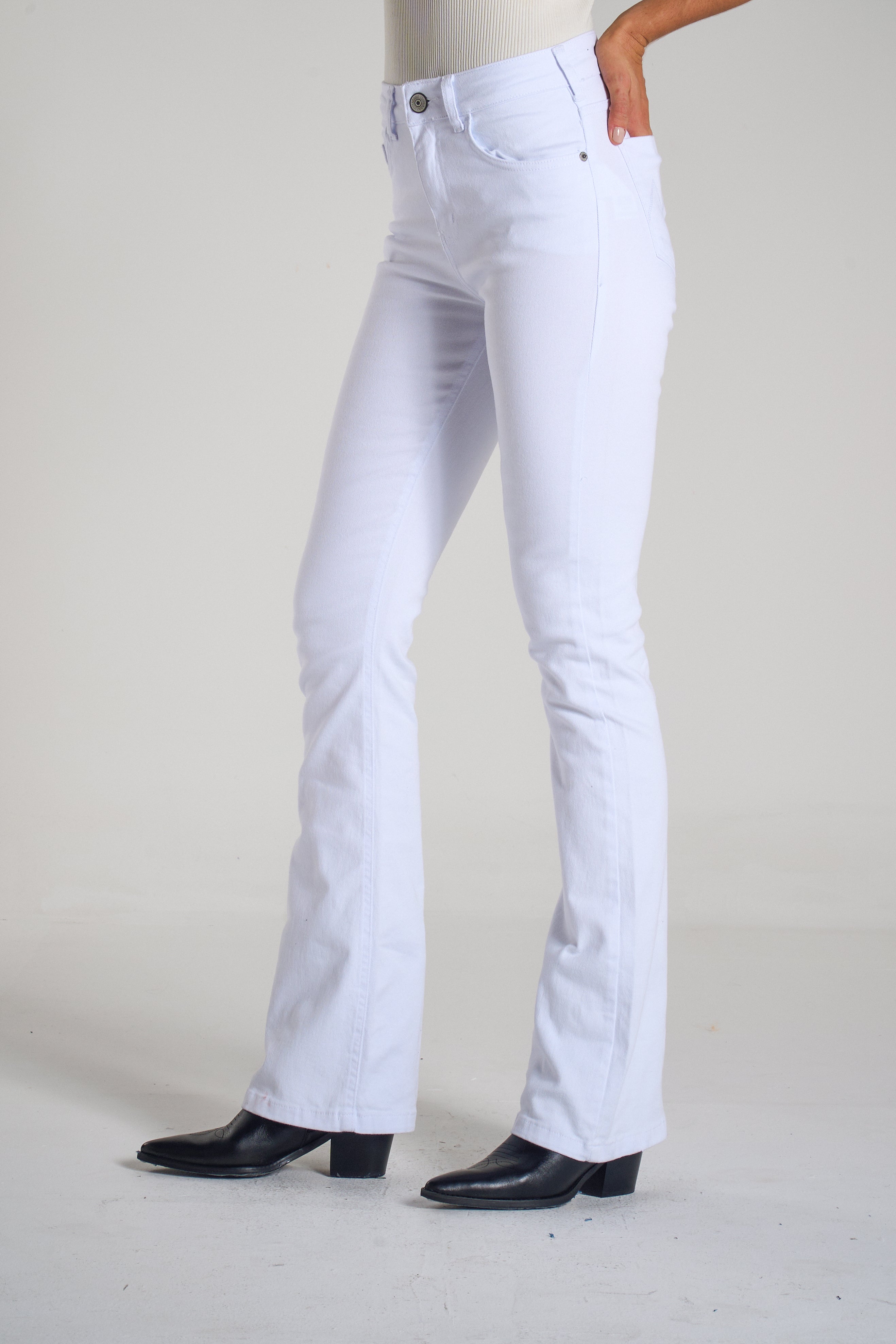 CALÇA JEANS BOOT CUT C4