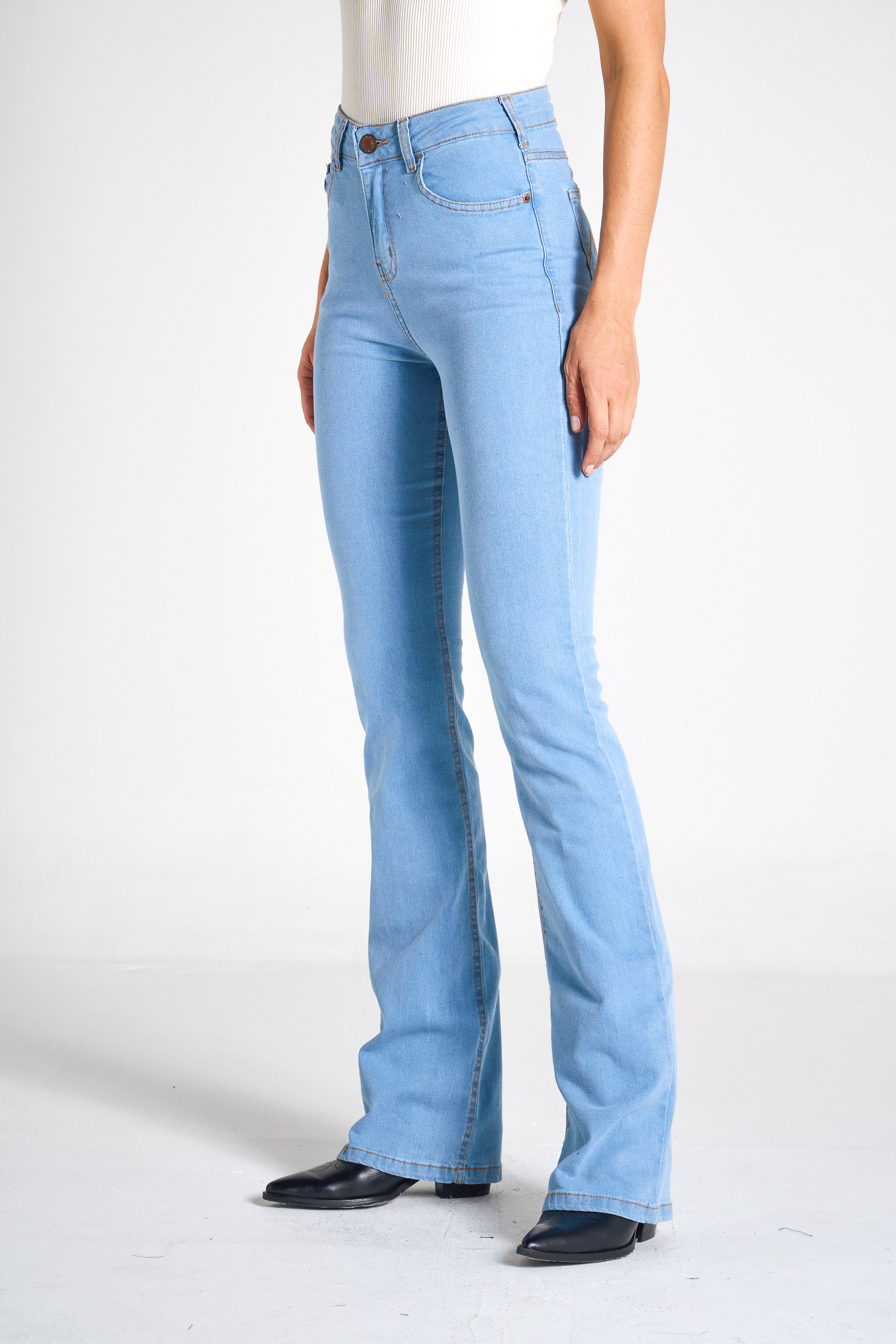CALÇA JEANS FEM BOOT CUT C4 BLUE WASH