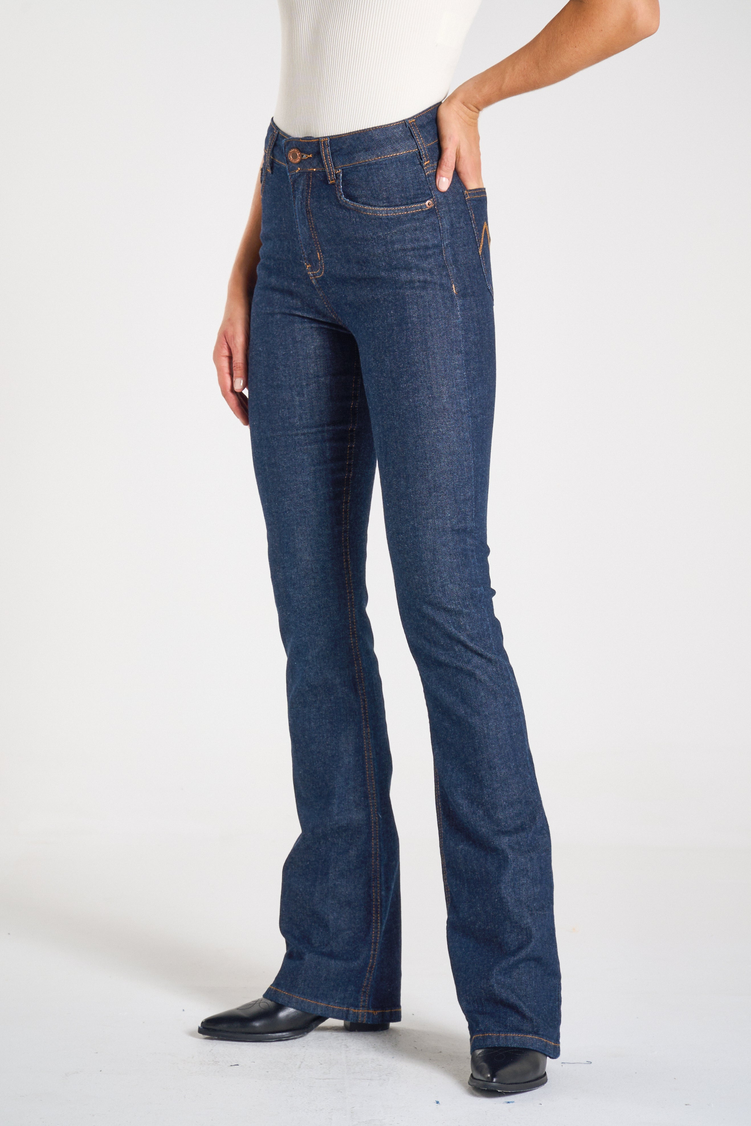 CALÇA JEANS BOOT CUT C4 AMACIADO