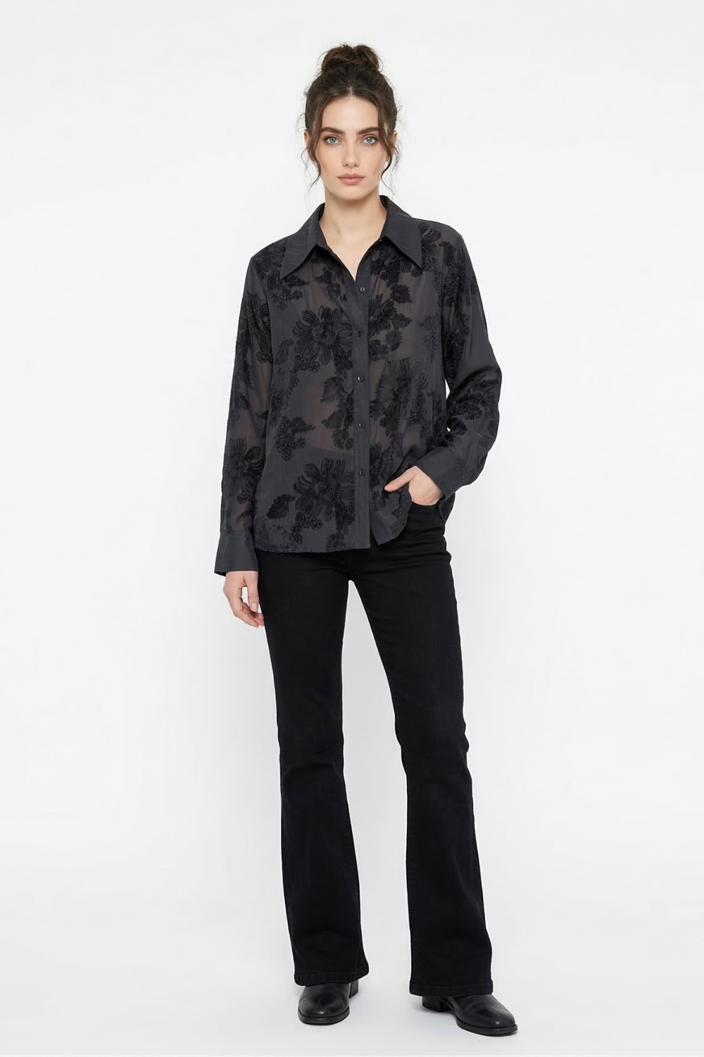 CAMISA M/L FEMININA EST. BORDADA PRETA