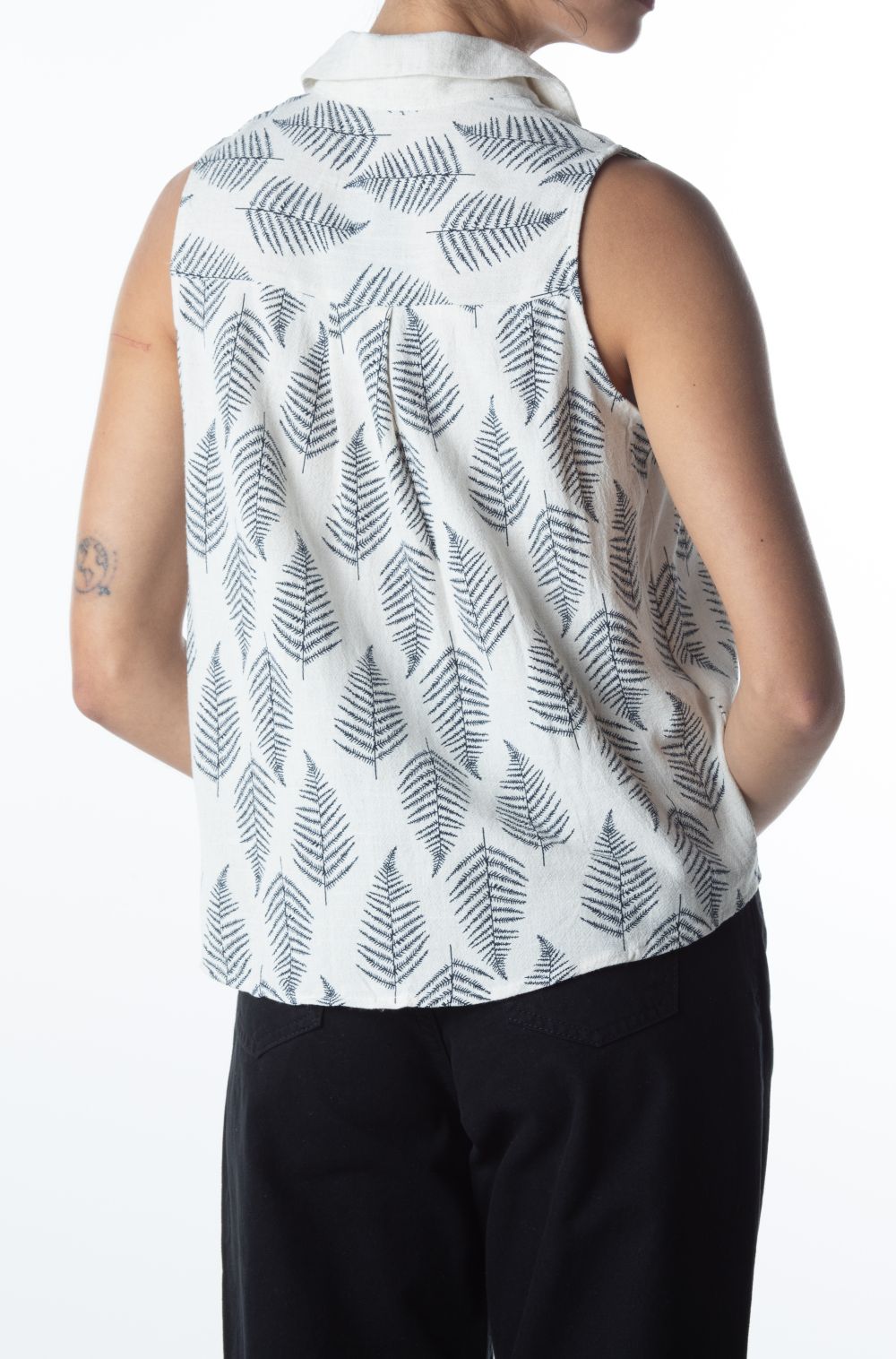 REGATA FEMININA ESTAMPA PINHEIROS