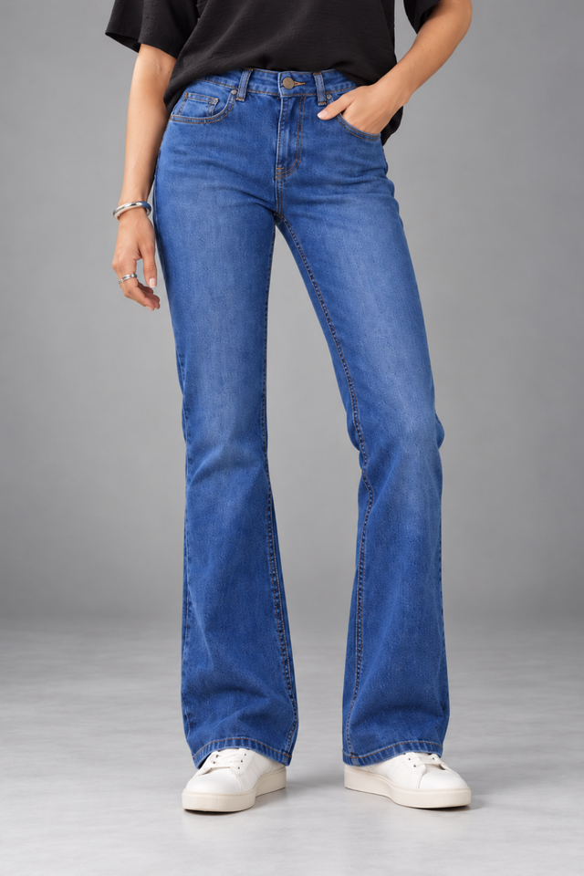 BOOT CUT