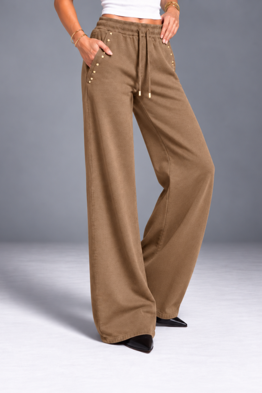 CALÇA WIDE LEG COM SPIKES