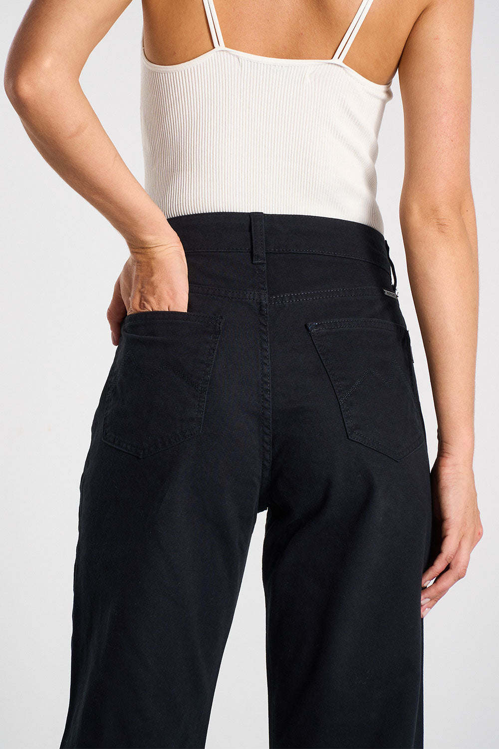 CALÇA JEANS SEMI BAGGY UNISSEX